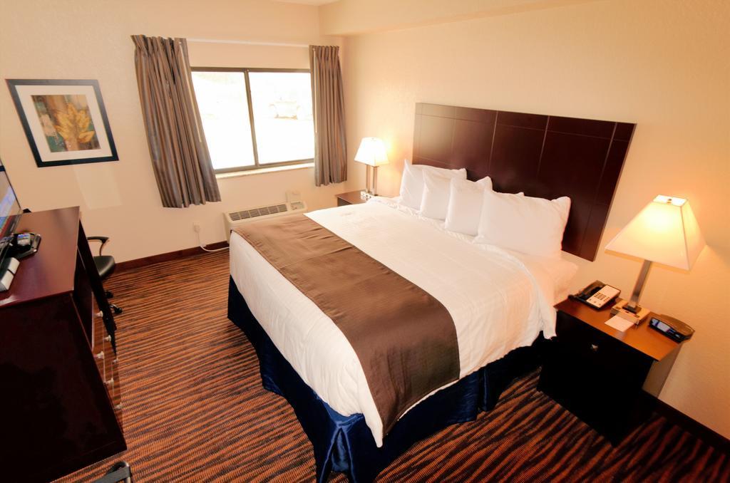 Cobblestone Inn & Suites - Denison | Oak Ridge Phòng bức ảnh