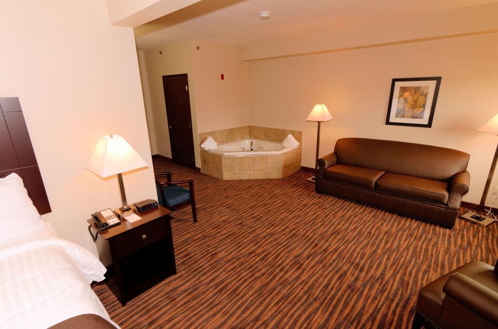 Cobblestone Inn & Suites - Denison | Oak Ridge Phòng bức ảnh