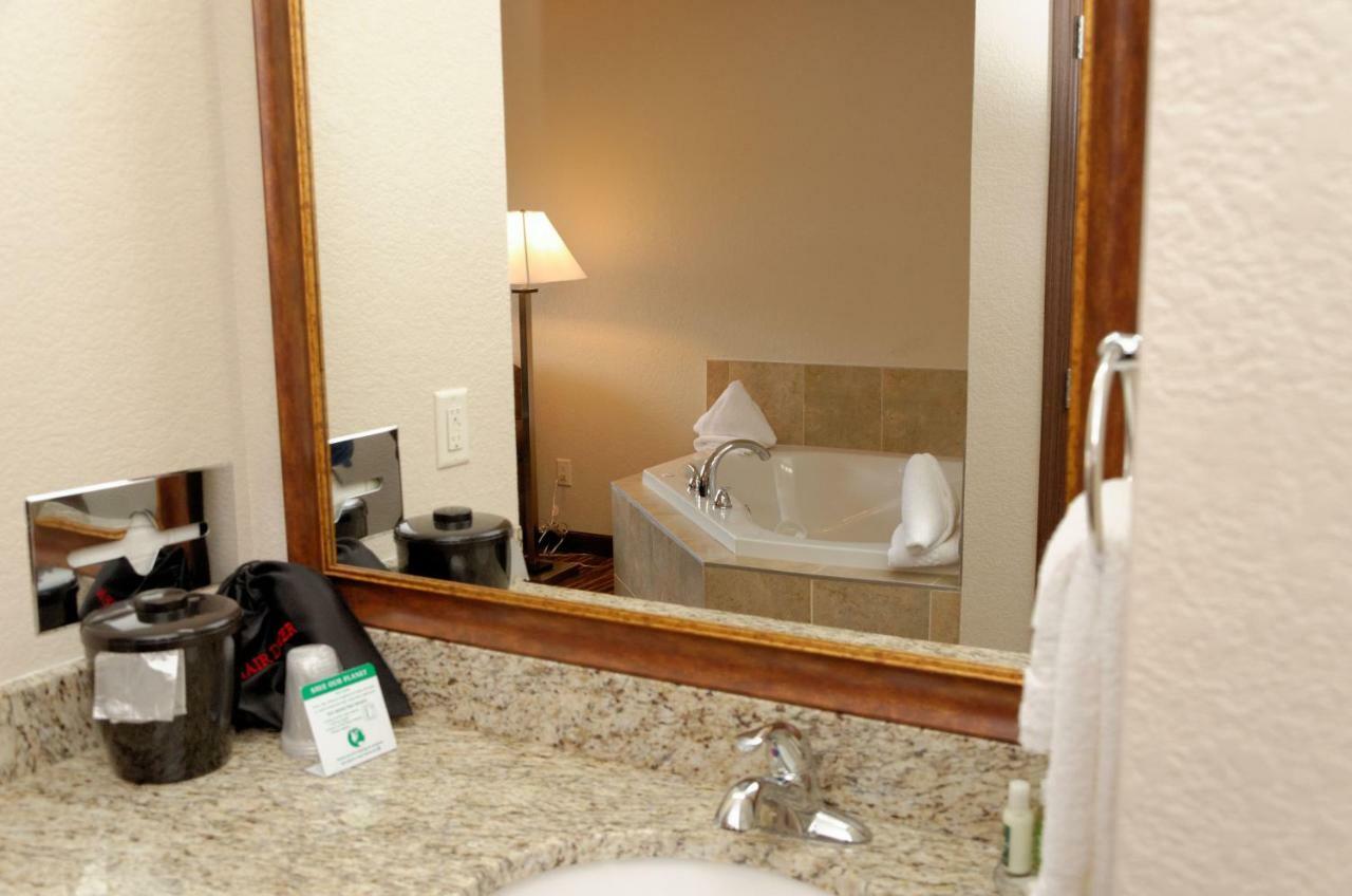 Cobblestone Inn & Suites - Denison | Oak Ridge Ngoại thất bức ảnh